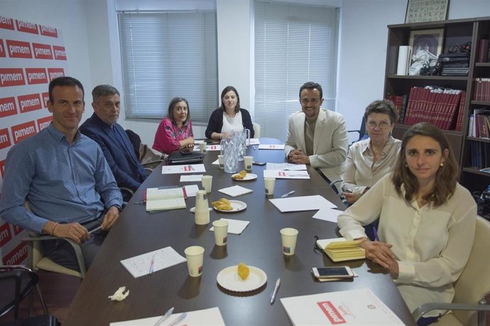 Podemos presenta a Pimem su 'Tasa Amazon' para acabar con el abuso de las megaempresas online ante las pequeñas y medianas empresas