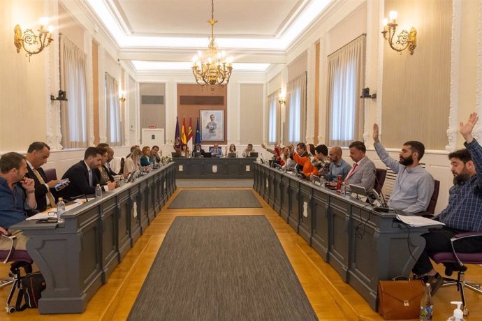 Pleno en el Ayuntamiento de Guadalajara.