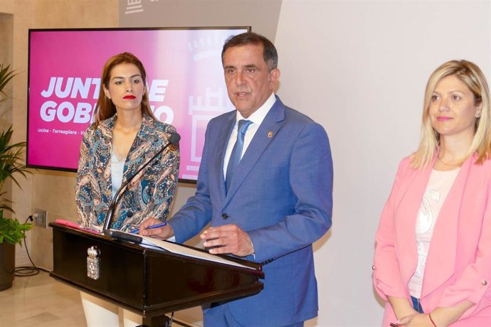 El alcalde de Murcia, José Antonio Serrano, en rueda de prensa