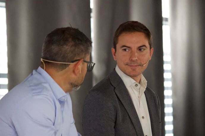 El candidato del PSOE a la Presidencia de la Comunidad de Madrid, Juan Lobato, en Alcobendas