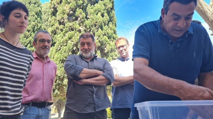 El Govern muestra más de una veintena de objetos restaurados asociados a milicianos exhumados en Son Coletes