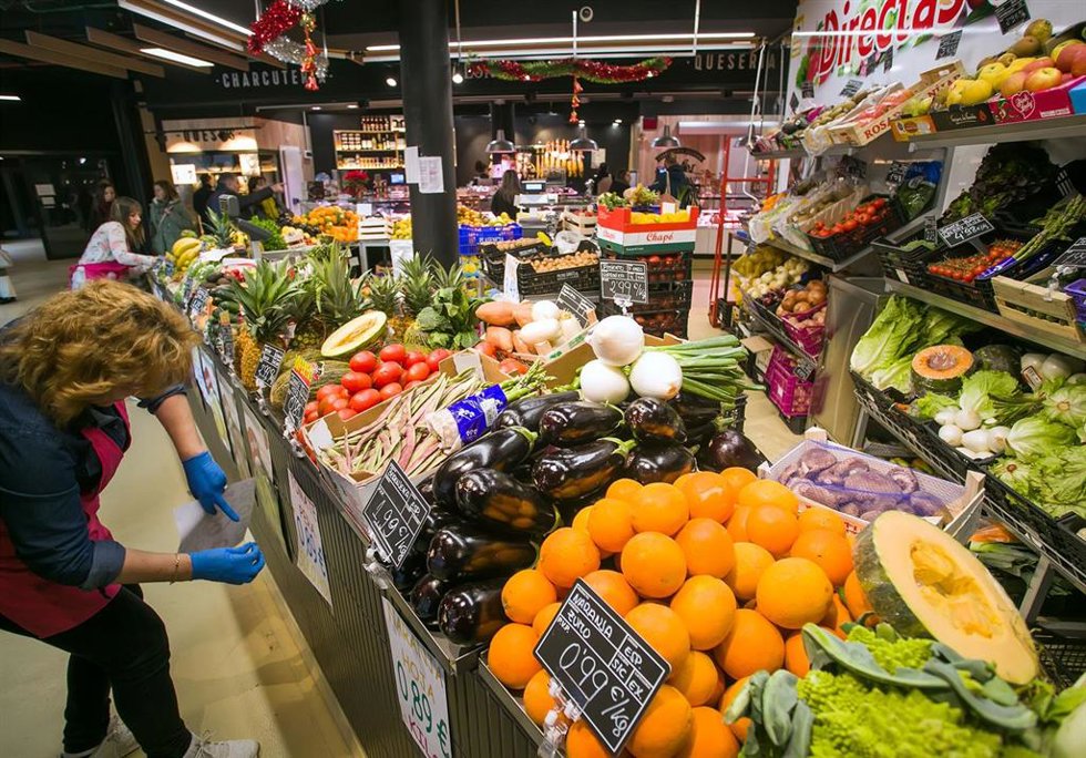Archivo - Frutas y verduras del Mercado de Abastos G9