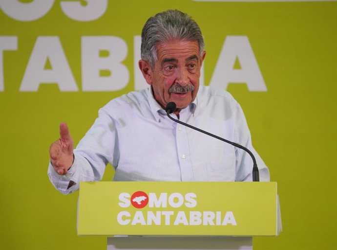 El presidente de Cantabria y candidato a la reelección por el PRC, Miguel Ángel Revilla, en el acto de presentación de candidatos de la comarca Pas-Pisueña