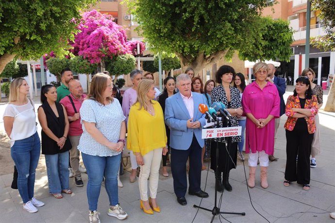 El secretario general del PSOE de la Región de Murcia y candidato a la Presidencia de la Comunidad Autónoma, José Vélez, en una rueda de prensa