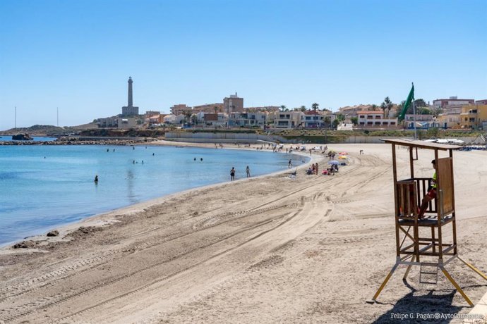 Archivo - Puesto de salvamento en la plaza de Levante de Cabo de Palos, en el término municipal de Cartagena