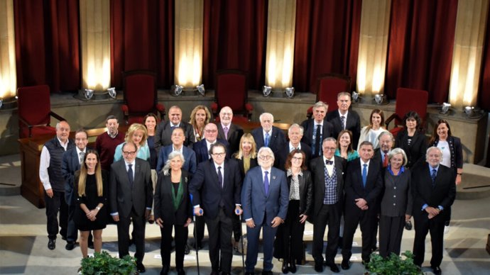 El presidente de Foment del Treball, Josep Sánchez Llibre, junto a los miembros del Institut d'Estudis Estratgics de la patronal