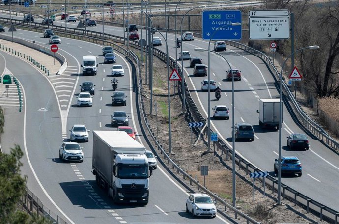 Archivo - Atasco en la autovía A3