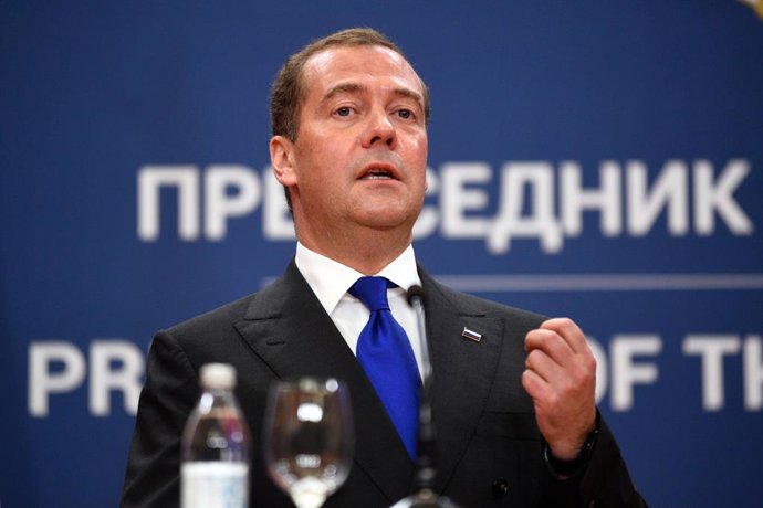 Archivo - BELGRADE, Oct. 20, 2019  Russian Prime Minister Dmitry Medvedev speaks during a press conference with Serbian President Aleksandar Vucic in Belgrade, Serbia, Oct. 19, 2019. Russia will continue to develop joint energy and infrastructure projec