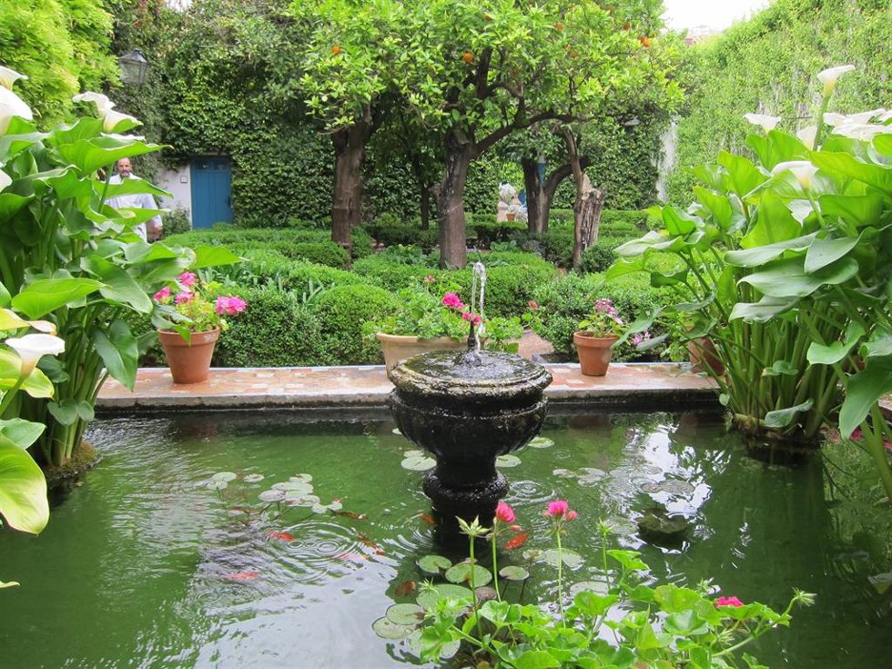 Archivo - Uno de los patios del Palacio de Viana de Córdoba, en una imagen de archivo.