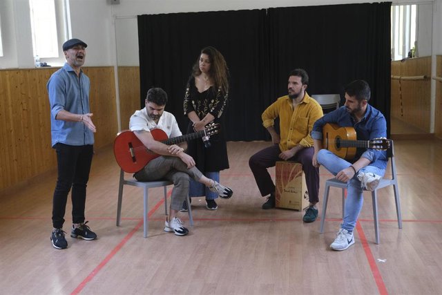 Ensayo del espectáculo inaugural, que tendrá lugar este sábado, 29 de abril, y en el que se rinde homenaje al icónico Carrete con las intervenciones de Alfonso Losa, el Yiyo y Manuel Liñán, además del propio bailaor malagueño.