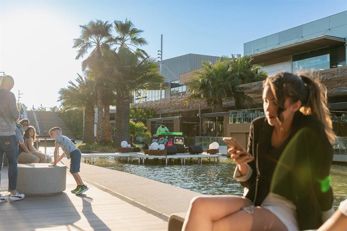 Puerto Venecia añade conciertos a su propuesta comercial y de ocio