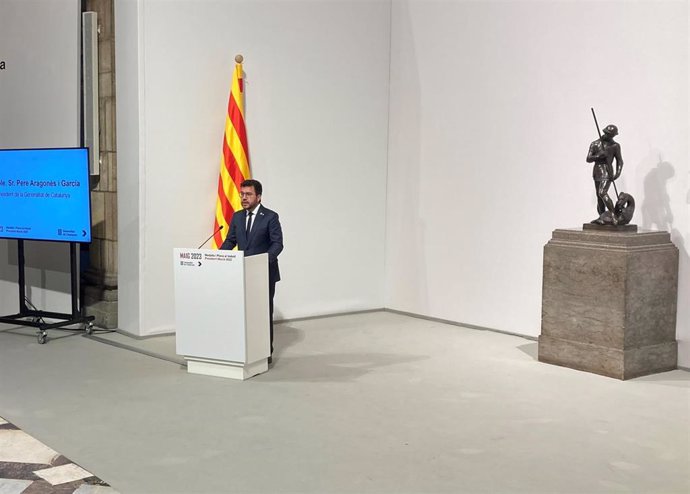 El presidente de la Generalitat, Pere Aragons, durante su discurso.