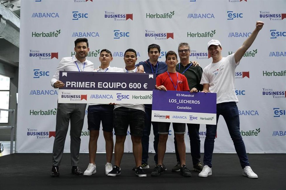 Cuatro estudiantes de Castellón se convierten en los mejores empresarios virtuales de España