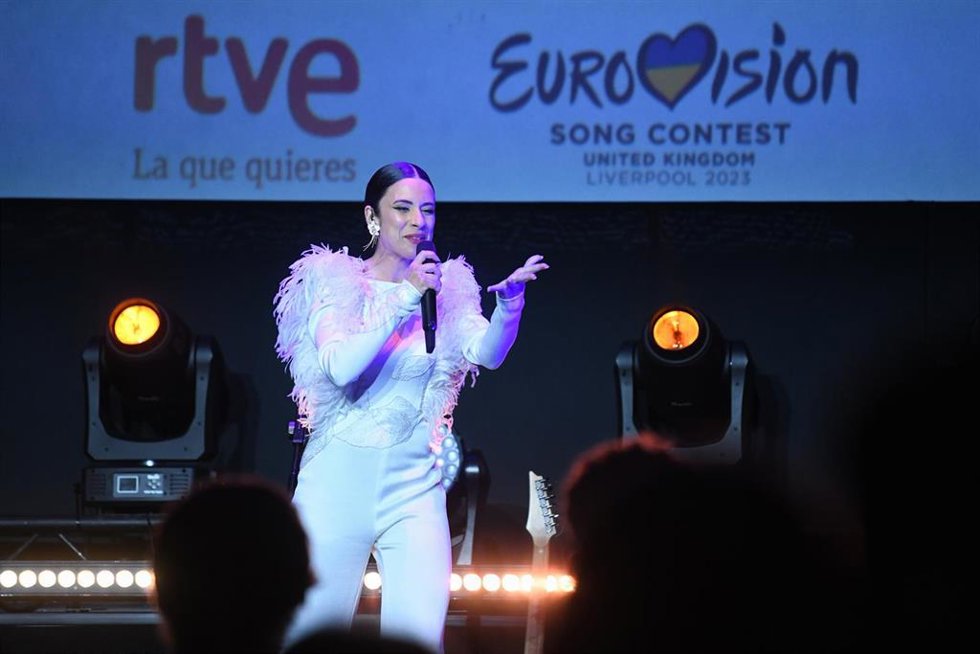 La cantante Banca Paloma actúa durante un evento de despedida antes de su viaje a Liverpool para representar a España en el Festival de Eurovisión 2023, en los cines Callao, a 27 de abril de 2023, en Madrid (España).