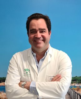 El presidente del Comité Organizador, el cardiólogo intervencionista y jefe del Servicio de Cardiología del Hospital Universitario Juan Ramón Jiménez de Huelva, Antonio Gómez Menchero.