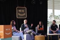 Ribó promete aprobar un bono para que los jóvenes adquieran productos culturales del Ayuntamiento