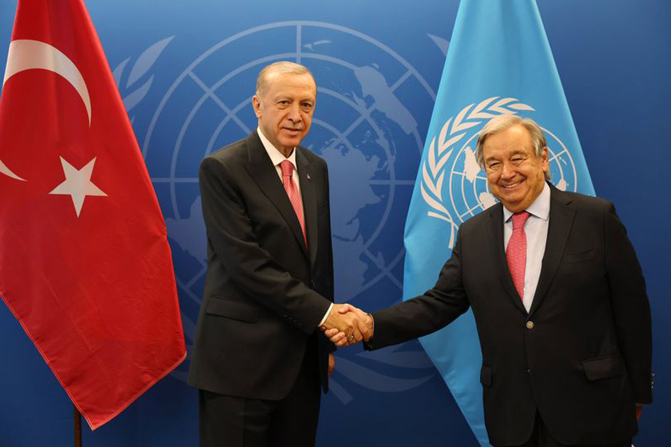 Archivo - Imagen de archivo del presidente de Turquía, Recep Tayyip Erdogan, junto al secretario general de Naciones Unidas, António Guterres