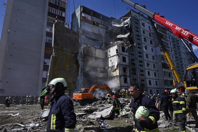 Edificio alcanzado por un proyectil ruso en Uman, en Chernaski, Ucrania