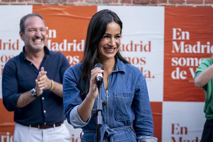 La candidata de Ciudadanos a la Alcaldía, Begoña Villacís, durante la presentación de su lema de precampaña a las elecciones municipales del 28M, en la Plaza de Chamberí, a 27 de abril de 2023, en Madrid (España).