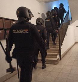 Agentes de la Policía Nacional detienen a 12 personas en una operación contra el tráfico de drogas en Manacor (Mallorca)
