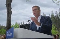Feijóo bromea con "los medios aéreos y terrestres" de Sánchez en su visita a A Coruña: "Pensaba que era Springsteen"