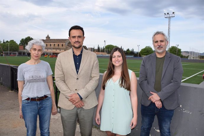 (I-D) Magdalena Gelabert, Iván Sevillano, Aurora Ribot Y José Antonio Sarriá En El Campo De Fútbol De Son Sardina