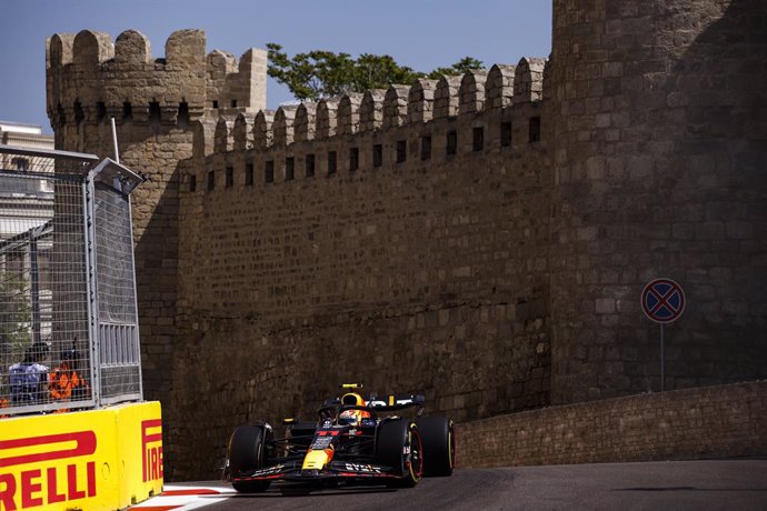 11 PEREZ Sergio (mex), Red Bull Racing RB19, action during the Formula 1 Azerbaijan Grand Prix 2023, 4th round of the 2023 Formula One World Championship from April 28 to 30, 2023 on the Baku City Circuit, in Baku, Azerbaijan - Photo DPPI