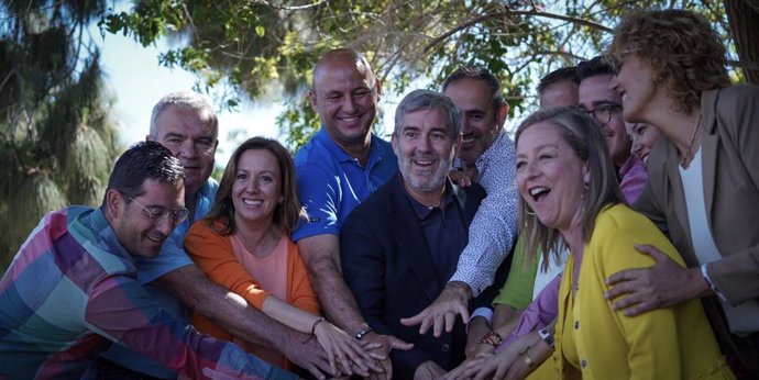 Candidatos y candidatas de Coalición Canaria participan en un acto electoral en el sur de Tenerife