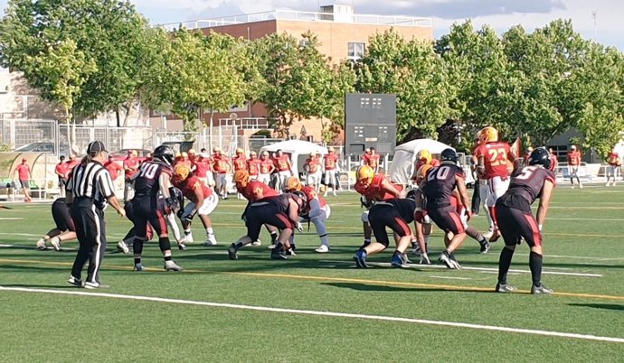 Los Black Demons y los Osos Rivas, durante la final de la Serie A en la LNFA.