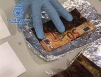 Absuelven a un hombre condenado por estafar 55.000 euros con billetes tintados porque no llegó a ser acusado