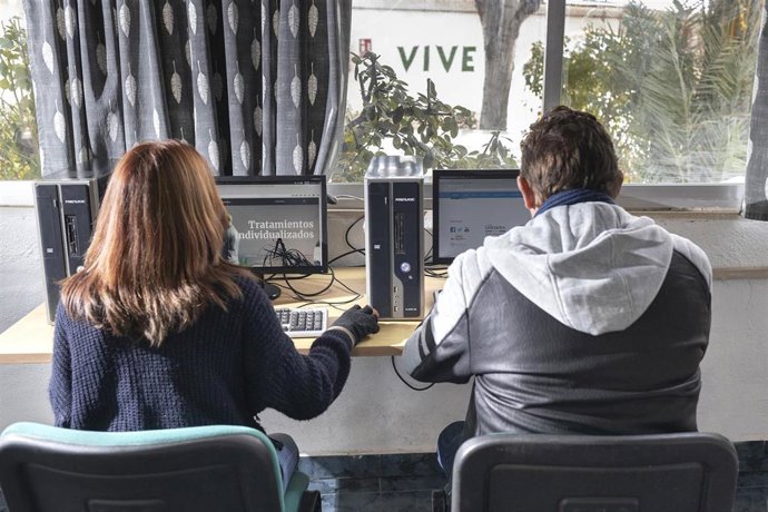 Archivo - Sala de informática de Patim