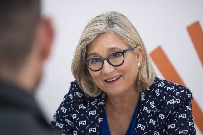 La candidata de CS a la Presidencia de la Generalitat, Mamen Peris, en una entrevista con Europa Press