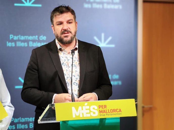 El coordinador de MÉS per Mallorca y candidato a la presidencia del Govern, Lluis Apesteguia, en rueda de prensa. Archivo.