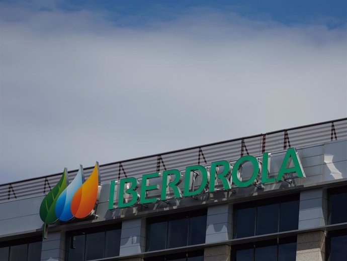 Fachada de la sede de Iberdrola, a 31 de marzo de 2023, en Madrid (España). Energías Renovables Ibermap, la 'joint venture' creada en 2021 por Mapfre e Iberdrola para coinvertir en energías limpia, ha alcanzado los 445 megavatios (MW) en cartera mediant