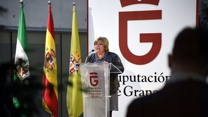 La diputada de Empleo presenta la convocatoria de subvenciones para fiestas singulares en las comarcas de Granada