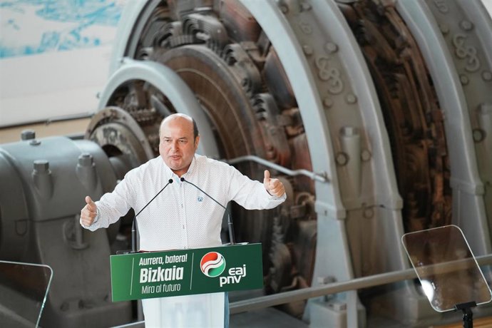 El presidente del EBB del PNV, Andoni Ortuzar, en la presentación de las candidaturas jeltzales a las Juntas Generales de Bizkaia.