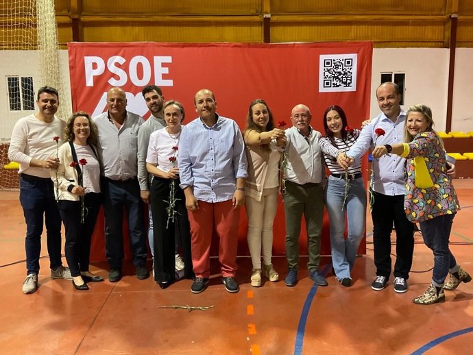 El socialista José Florencio Carmona se presenta con un equipo "prometedor" en Cumbres de San Bartolomé