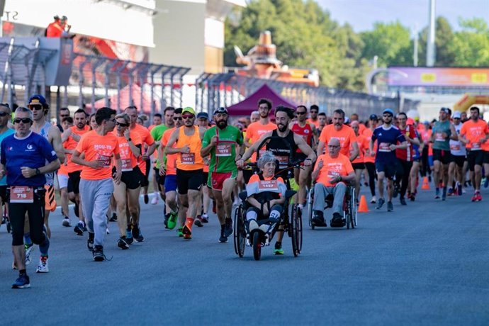 Participantes de la 23 edición del 'Mou-te per l'Esclerosi Múltiple' .