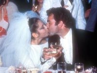 Isabel Pantoja recuerda el día de su boda con Paquirri enviándole un ramo de flores a su mausoleo