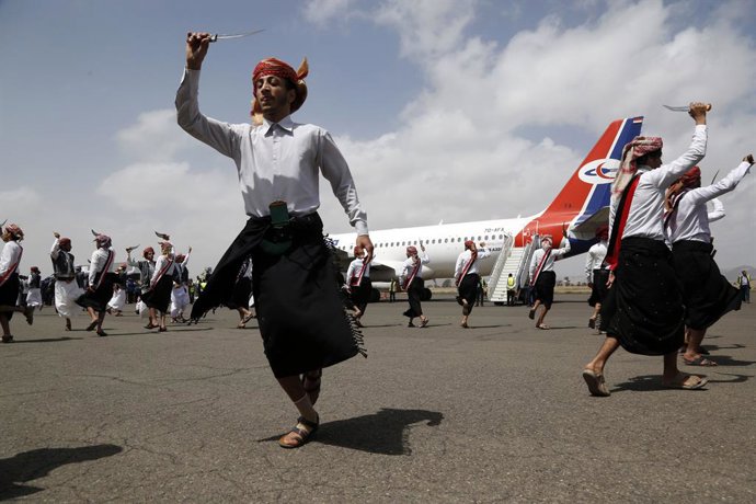 SANAA, April 16, 2023  -- A welcoming ceremony is held to welcome released prisoners at the Sanaa airport in Sanaa, Yemen, April 15, 2023. Yemen's warring parties began a three-day exchange of more than 880 prisoners on Friday, marking a significant ste