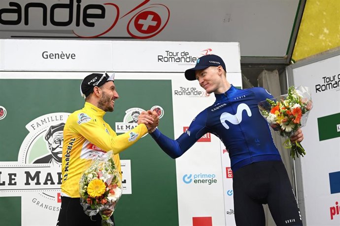 Adam Yates y Matteo Jorgenson en el podio del Tour de Romandía