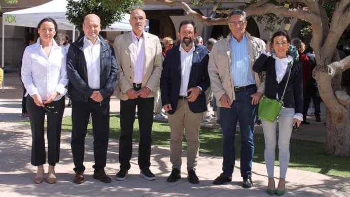 Presentación de 'Cuida lo tuyo', de VOX, en Belchite.