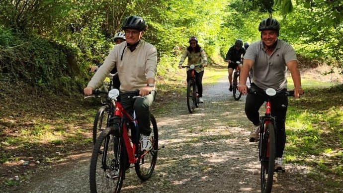 Diego Canga, a la izquierda