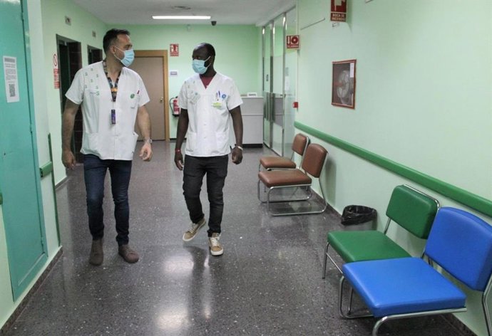 La Gerencia de Atención Integrada de Albacete desarrolla el programa de Mediación Intercultural para completar la asistencia a personas migrantes.