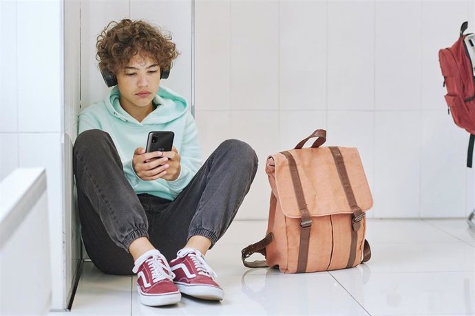 Netiquetas, las normas sociales digitales que ayudan a combatir el acoso en las redes sociales