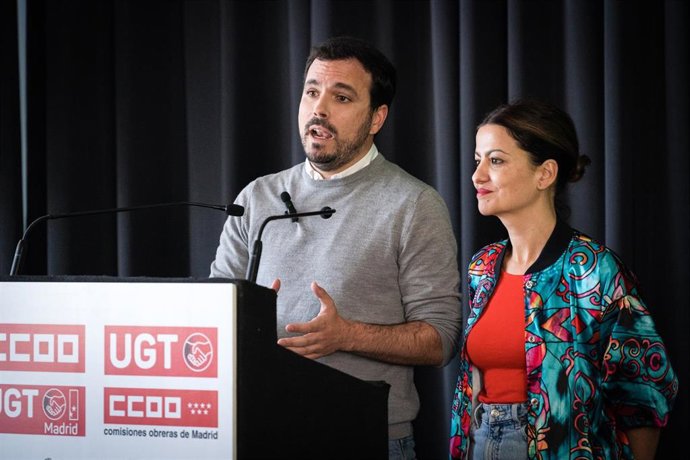 El ministro de Consumo, Alberto Garzón, comparece ante los medios de comunicación antes de la marcha por el Día Internacional de los Trabajadores en el Círculo de Bellas Artes, a 1 de mayo de 2023, en Madrid (España). 