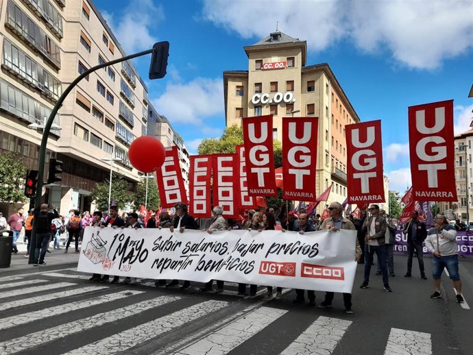 Imagen de la manifestación de CCOO y UGT en Pamplona con motivo del 1 de mayo