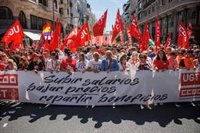 Los sindicatos se manifiestan por el 1 de Mayo en Madrid  reivindicando la subida de los salarios
