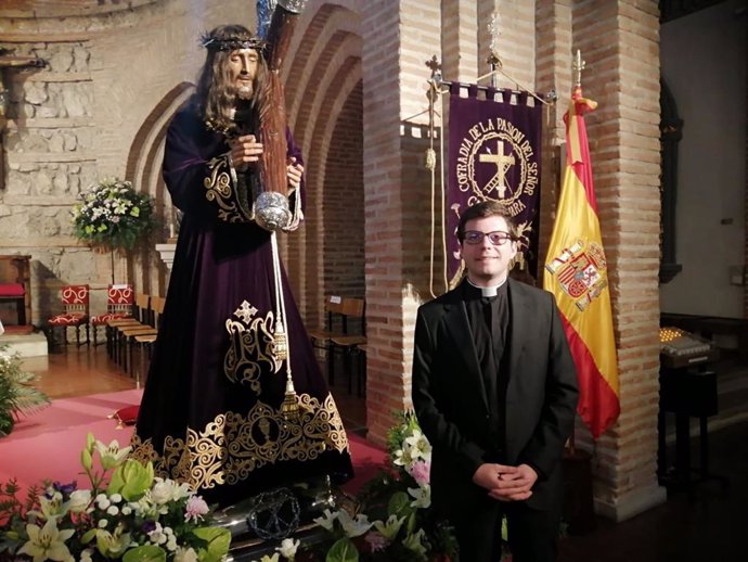 La Diócesis Sigüenza-Guadalajara suma un nuevo sacerdote en plena crisis de vocaciones, el joven Emilio Vereda.