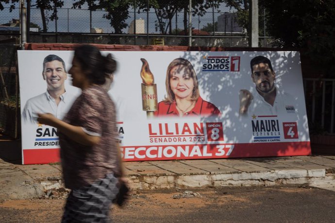 Valla publicitaria de cara a las elecciones generales en Paraguay.